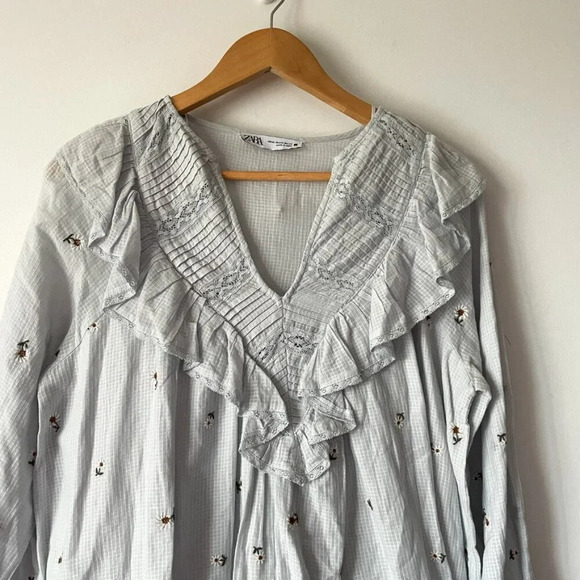 Zara Daisy  Floral Embroidered Ruffle Neckline Cotton Mini Dress Light Blue XS - Picture 8 of 11